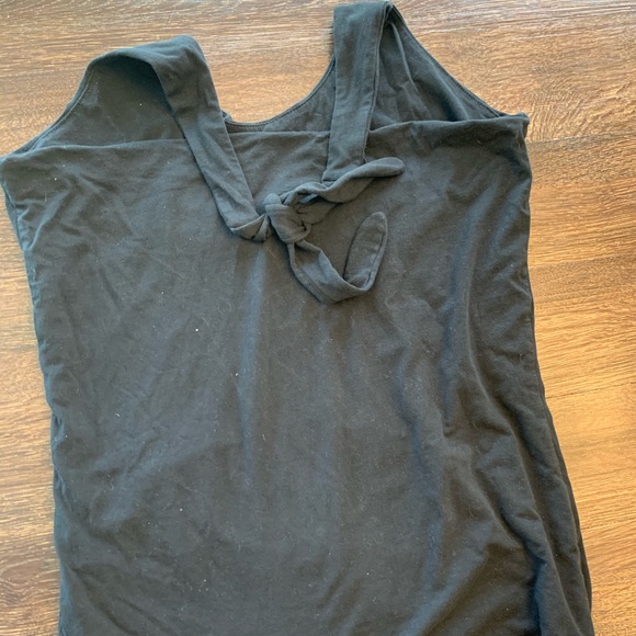 black tank top - Picture 3 of 3